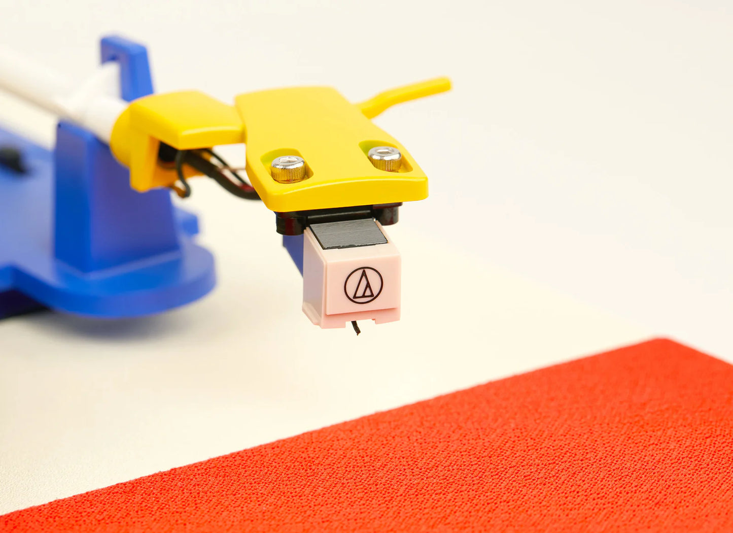TINYL Play Pro: The Ultimate Memphis Style Record Player